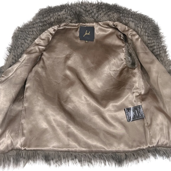 Jack by BB Dakota | Taupe Faux Fur Vest I Size: XSmall - Picture 6 of 9